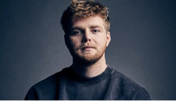 Ordinary Alex Warren: The Story Behind the 2025 Global Hit & Artist Biography